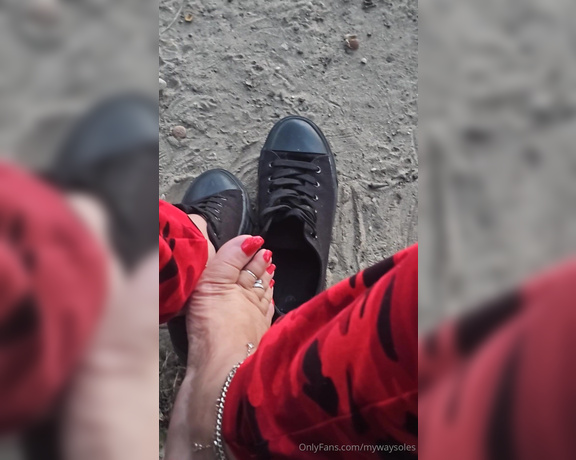 Mywaysoles aka mywaysoles - 10-12-2024 OnlyFans Video - Just out in the nature lol, vibin