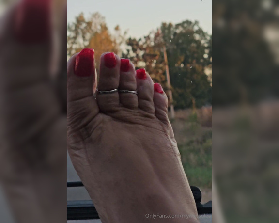 Mywaysoles aka mywaysoles - 10-11-2024 OnlyFans Video - Dashboard feet in the country