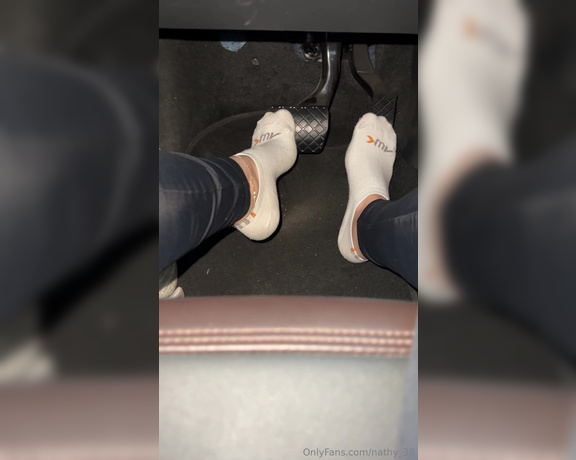 Nathy Feet aka nathy_38 - 07-29-2024 OnlyFans Video - Pedal após um treinão Queria sua boca aqui para tirar minhas meias, cheirar e lamber meus