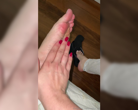 Nathy Feet aka nathy_38 - 08-31-2024 OnlyFans Video - Amo o fato das minhas solas serem naturalmente rosadasavermelhas Esse calcanhar está pedindo uma mordidinha bem