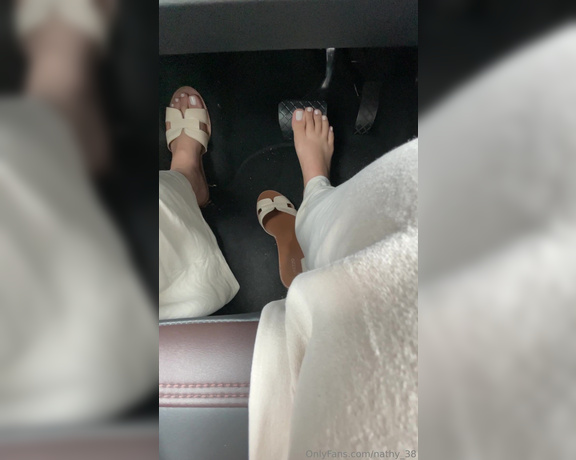 Nathy Feet aka nathy_38 - 08-30-2024 OnlyFans Video - Eu amo dirigir descalça I love driving barefoot