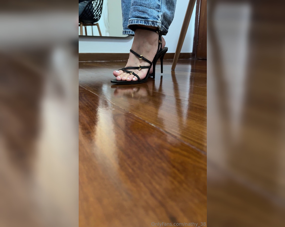 Nathy Feet aka nathy_38 - 08-31-2024 OnlyFans Video - Tirou minhas sandálias Agora sinta o sabor dos meus pés Did you take off my sandals