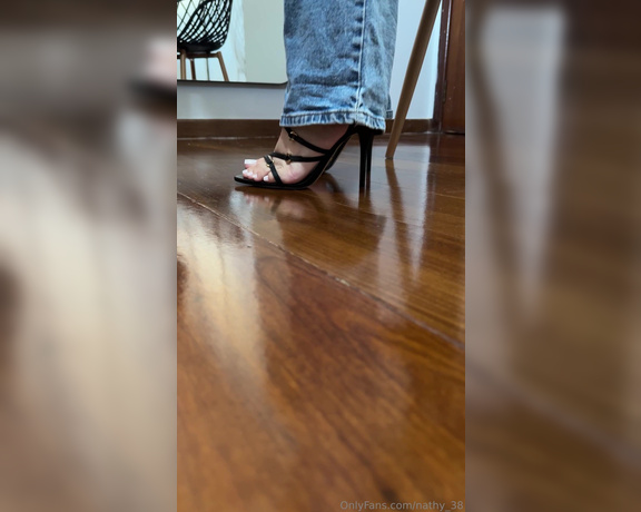 Nathy Feet aka nathy_38 - 08-31-2024 OnlyFans Video - Tirou minhas sandálias Agora sinta o sabor dos meus pés Did you take off my sandals