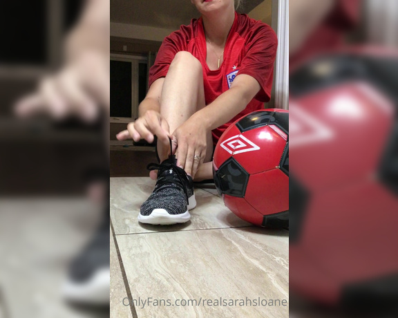 Sarahs_Toes aka realsarahsloane - 07-05-2021 OnlyFans Video - Quick little shoe removal and toe wiggle