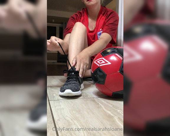 Sarahs_Toes aka realsarahsloane - 07-05-2021 OnlyFans Video - Quick little shoe removal and toe wiggle