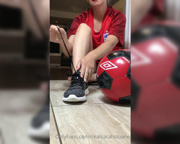 Sarahs_Toes aka realsarahsloane - 07-05-2021 OnlyFans Video - Quick little shoe removal and toe wiggle