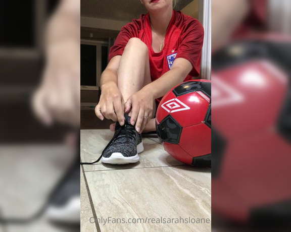 Sarahs_Toes aka realsarahsloane - 07-05-2021 OnlyFans Video - Quick little shoe removal and toe wiggle