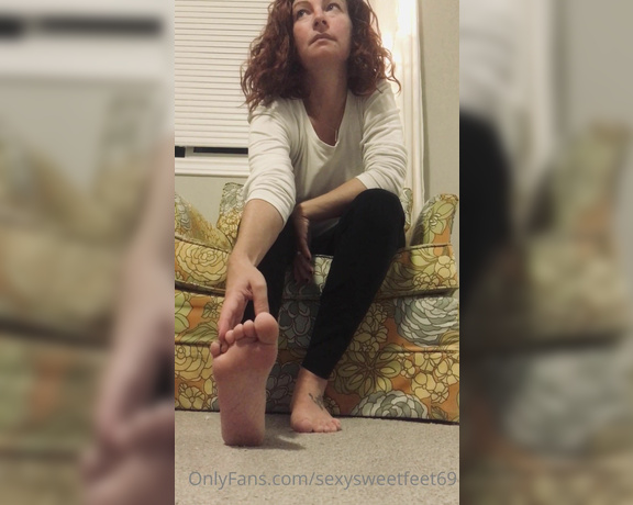 Sarahs_Toes aka realsarahsloane - 01-11-2021 OnlyFans Video - Sock Reveal