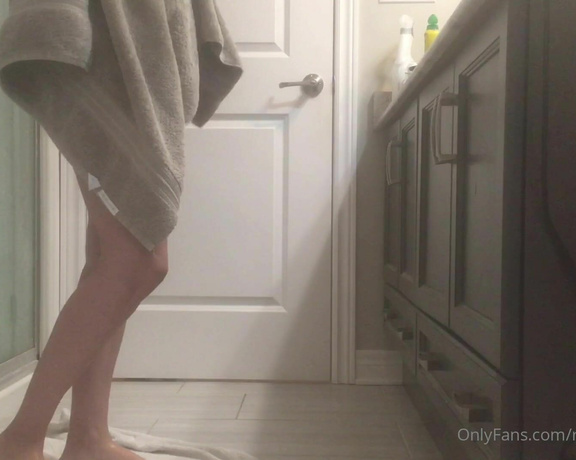 Sarahs_Toes aka realsarahsloane - 02-20-2022 OnlyFans Video - Hidden Camera Footage undressing and toweling off