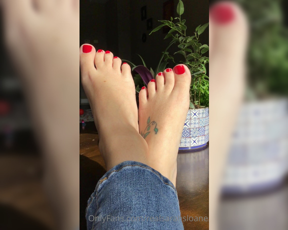 Sarahs_Toes aka realsarahsloane - 04-02-2022 OnlyFans Video - Enjoying a little sunshine on a Saturday afternoon