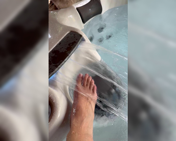 Goddess Tall Tasha aka goddesstalltasha - 08-17-2024 OnlyFans Video - Hot tub feet