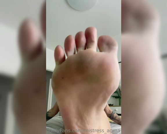 Mistress_Agma aka mistress_agma - 05-05-2023 OnlyFans Video - bowed to my feet, asked them to lick