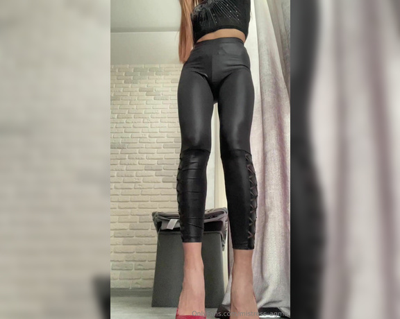 Mistress_Agma aka mistress_agma - 12-10-2023 OnlyFans Video - look at my heels