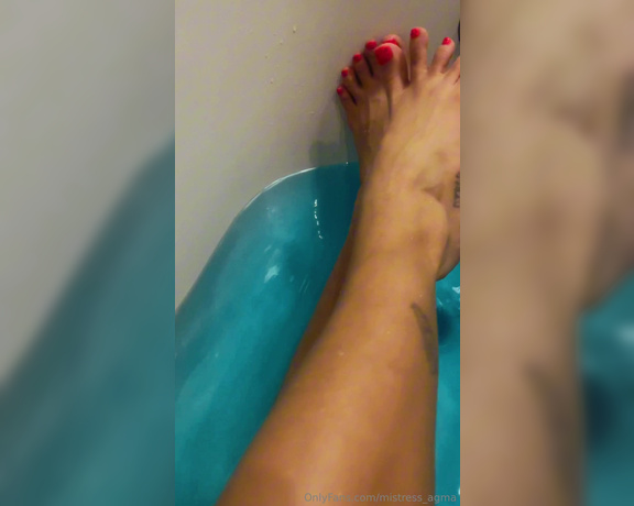 Mistress_Agma aka mistress_agma - 10-15-2023 OnlyFans Video - I want to use you as a sponge to wash my feet