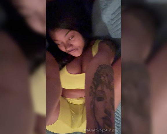 Xosolesbyme aka goddessmyree - 03-23-2024 OnlyFans Video - lol I be so bored but fat pussy with the fat titties and some feet Its