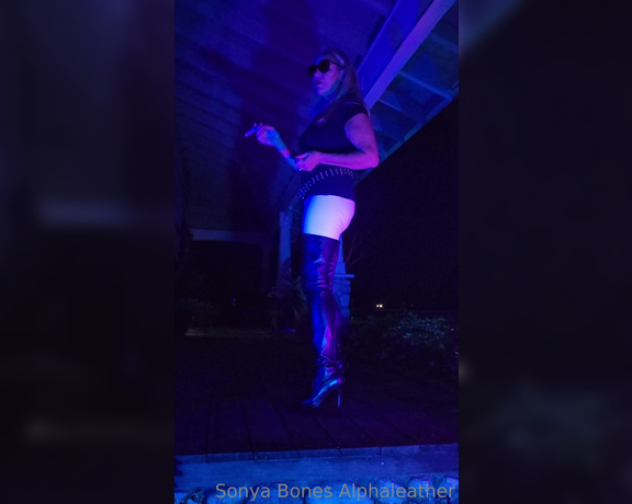 Alpha Leather aka alphaleather - 11-18-2022 OnlyFans Video - Happy Friday