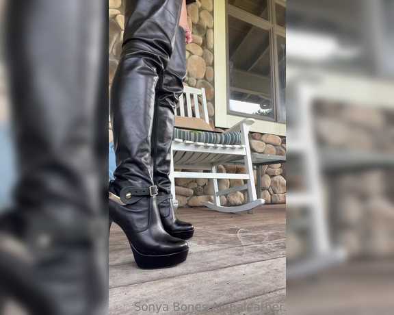 Alpha Leather aka alphaleather - 12-17-2022 OnlyFans Video - Sexy spurs saturday