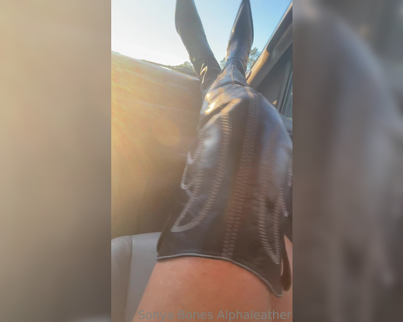 Alpha Leather aka alphaleather - 01-04-2023 OnlyFans Video - Mama needs a new engine control module for the car