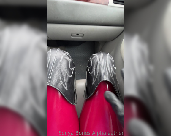 Alpha Leather aka alphaleather - 02-18-2023 OnlyFans Video - On the road again