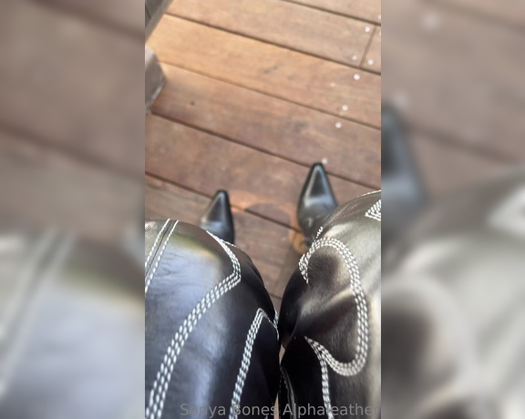 Alpha Leather aka alphaleather - 05-05-2023 OnlyFans Video - Happy Friday_yp9j