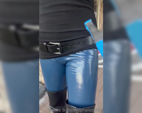 Alpha Leather aka alphaleather - 05-18-2023 OnlyFans Video - Everyone got such a good laugh out of My camera falling yesterday, I couldnt leave you