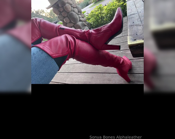 Alpha Leather aka alphaleather - 01-04-2024 OnlyFans Video - red