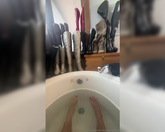 Alpha Leather aka alphaleather - 01-16-2024 OnlyFans Video - 33 pairs of boots surround My bath