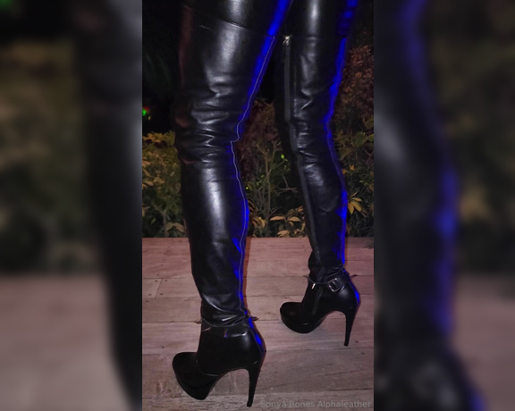 Alpha Leather aka alphaleather - 04-18-2024 OnlyFans Video - happy baby Friday_7936