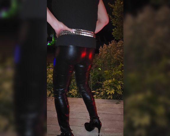 Alpha Leather aka alphaleather - 04-18-2024 OnlyFans Video - happy baby Friday_7936