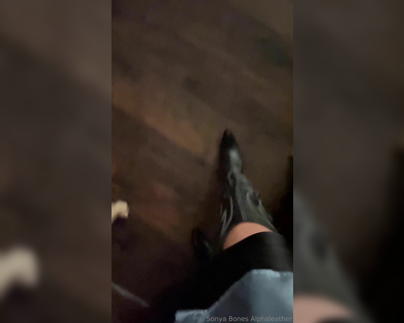 Alpha Leather aka alphaleather - 03-16-2024 OnlyFans Video - everybody wants My attention