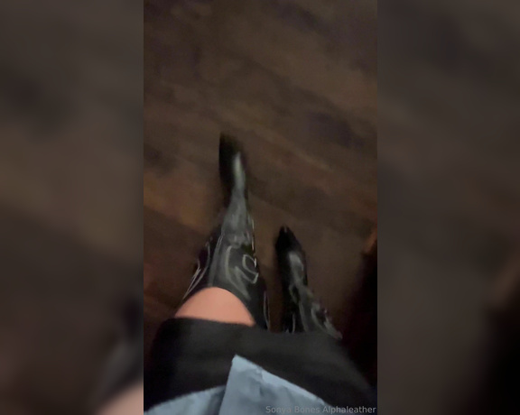 Alpha Leather aka alphaleather - 03-16-2024 OnlyFans Video - everybody wants My attention