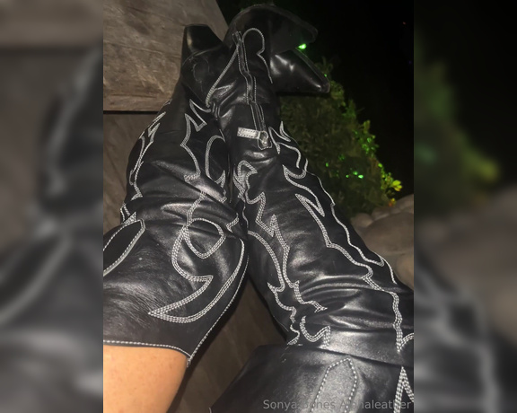 Alpha Leather aka alphaleather - 06-30-2024 OnlyFans Video - like butter