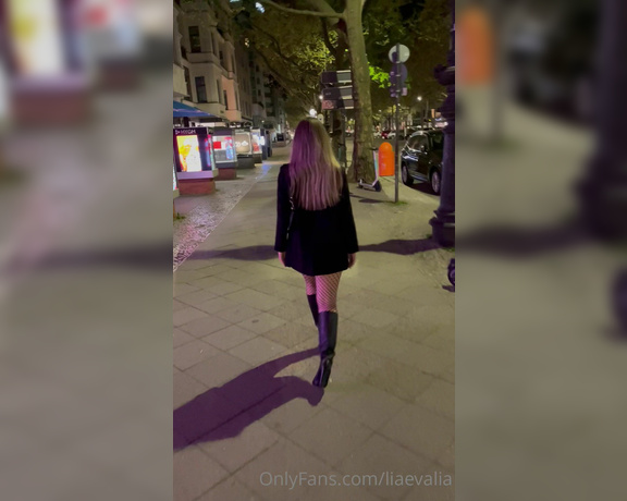 Miss Lia aka liaevalia - 09-27-2022 OnlyFans Video - Und danach gings mit meiner Begleitung ins Hotel