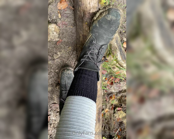 Miss Lia aka liaevalia - 05-09-2022 OnlyFans Video - Hiking in the mountains with goddess