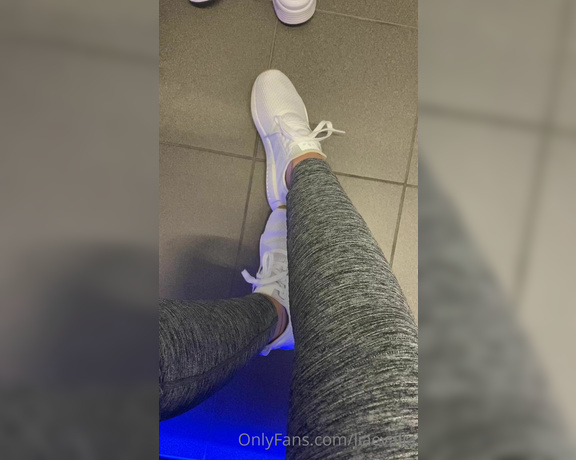 Miss Lia aka liaevalia - 05-08-2022 OnlyFans Video - Ohh imagine the smell of my wet, dripping socks after a hot gym session