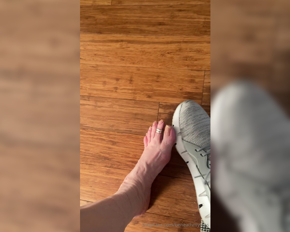 Beneathmytoes aka beneathmytoes - 05-10-2024 OnlyFans Video - These feet have had quite a day