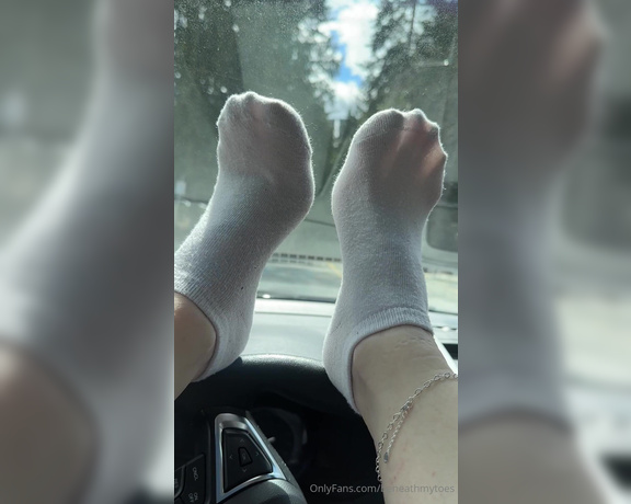 Beneathmytoes aka beneathmytoes - 04-15-2024 OnlyFans Video - This will be like a foot Facebook for a few days Youre coming with me on_fot8