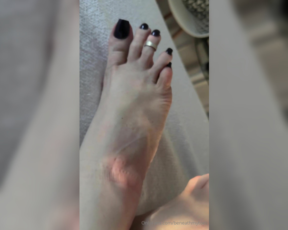 Beneathmytoes aka beneathmytoes - 09-16-2024 OnlyFans Video - Thought you should get a look at these scrunching scrumptious toes in this pretty purple black