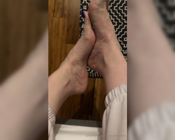 Beneathmytoes aka beneathmytoes - 11-04-2024 OnlyFans Video - Good morning  Ill meet you back here later