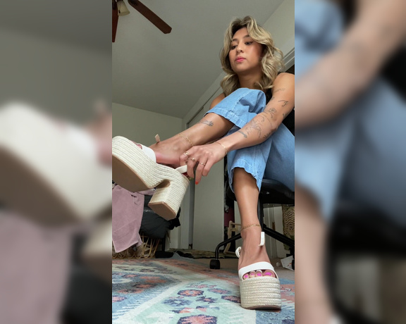 Asian Smart Soles aka Asiansmartsoles OnlyFans - Im gonna dangle my platforms for you today you thought i wasnt gonna catch you staring now