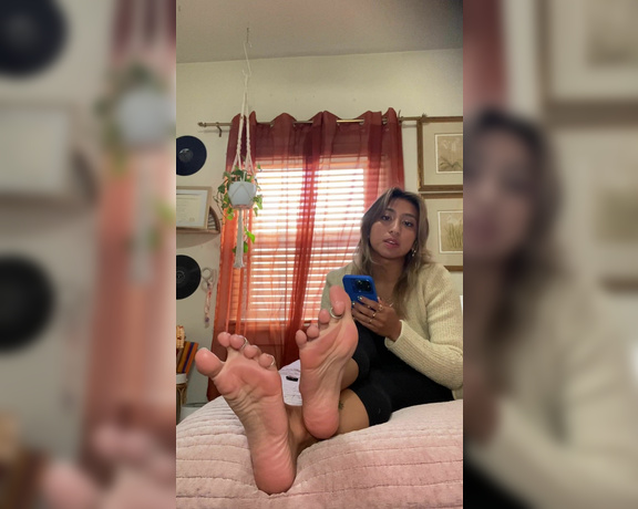 Asian Smart Soles aka Asiansmartsoles OnlyFans - Hey footslave i need a foot massage, and i want you to be my footstool while i watch a movie!!