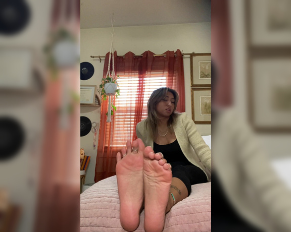 Asian Smart Soles aka Asiansmartsoles OnlyFans - Hey footslave i need a foot massage, and i want you to be my footstool while i watch a movie!!