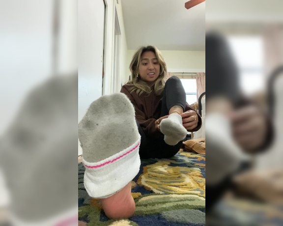 Asian Smart Soles aka Asiansmartsoles OnlyFans - I’ve been wearing these for days i’m gonna make you cum to my stinky socks