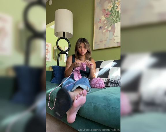 Asian Smart Soles aka Asiansmartsoles OnlyFans - One of my favorite things to do after being out is to relax and knit ) care to join