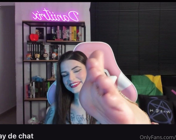 Daniitrix aka Daniitrix OnlyFans - Exibio dos pezinhos (Clipe da minha live na Twitch Daniitrixgames)