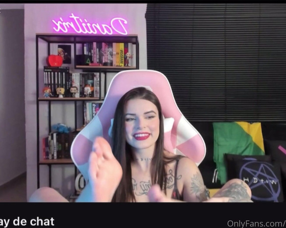 Daniitrix aka Daniitrix OnlyFans - Exibio dos pezinhos (Clipe da minha live na Twitch Daniitrixgames)