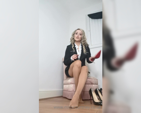 Miss Courtney aka Misscourtneym OnlyFans - Which heels do you like the best with this outfit