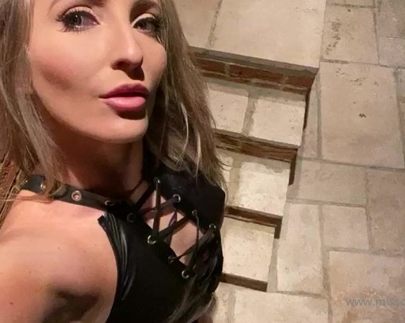 Miss Courtney aka Misscourtneym OnlyFans - I love how this dress hugs My body!