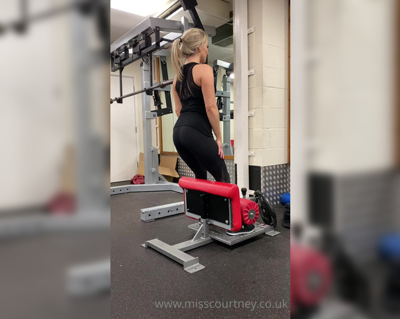 Miss Courtney aka Misscourtneym OnlyFans - At the gym! This is one of My favourite exercises But I’m devastated I forgot my headphones at home