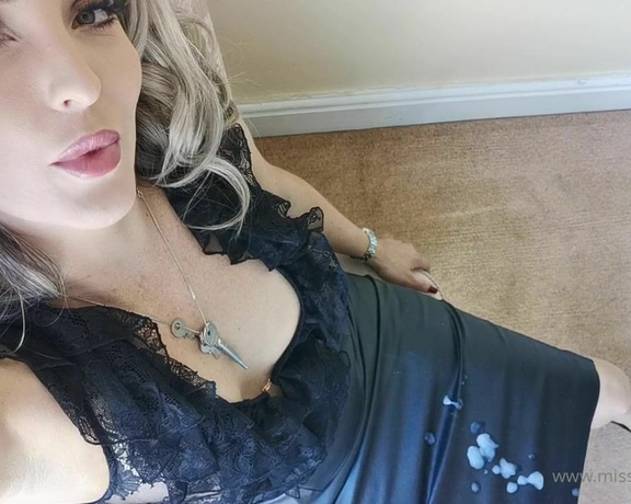 Miss Courtney aka Misscourtneym OnlyFans - Cuckolds at the reay for your Sunday nourishment!